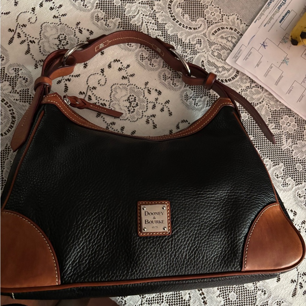 Dooney & Bourke Harrison hobo bag in black pebbled grain leather w/ key fob 2fer